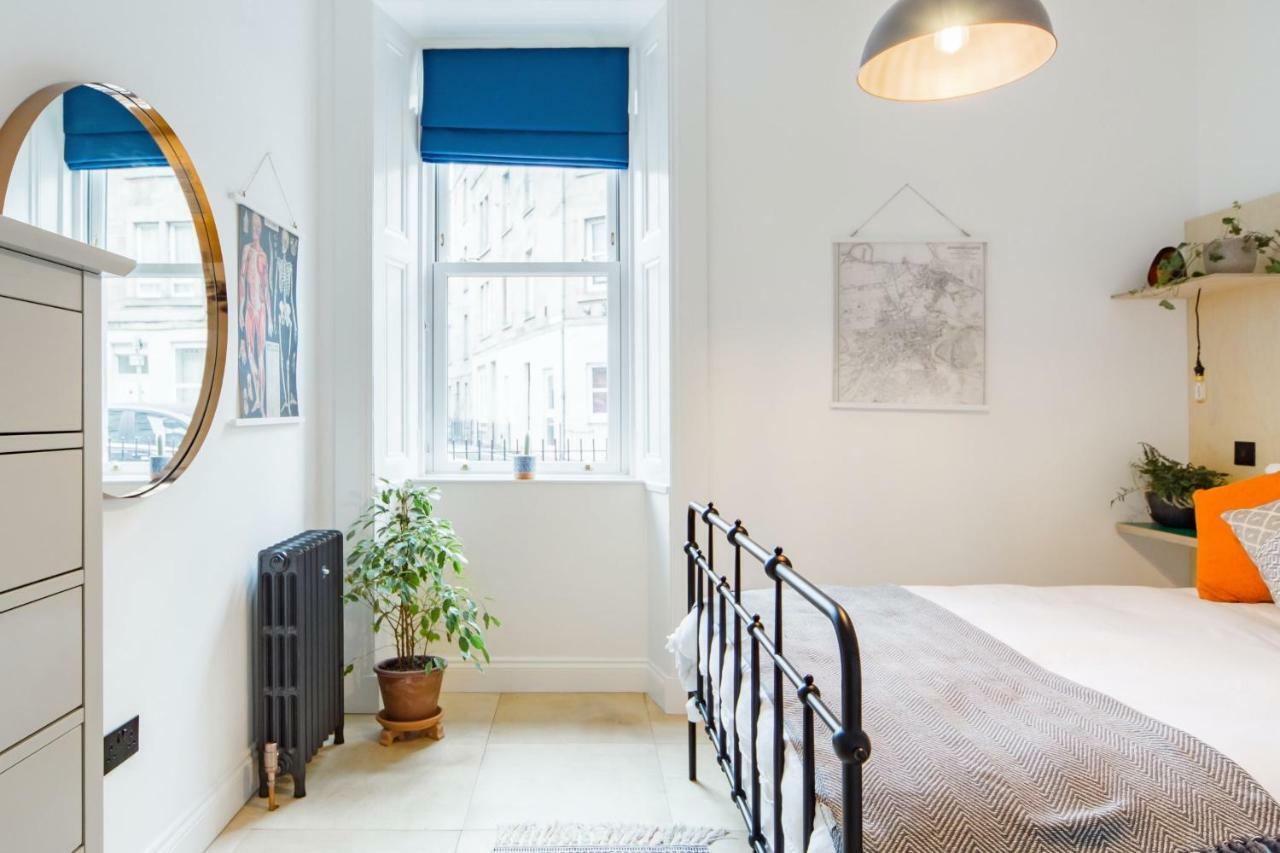 The Plywood Flat, Modern Style In A Traditional Tenement إدنبرة المظهر الخارجي الصورة